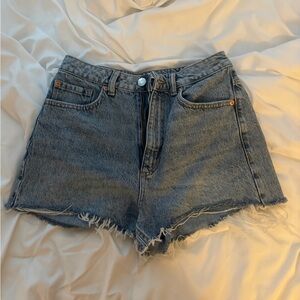 lighter wash garage shorts size 3